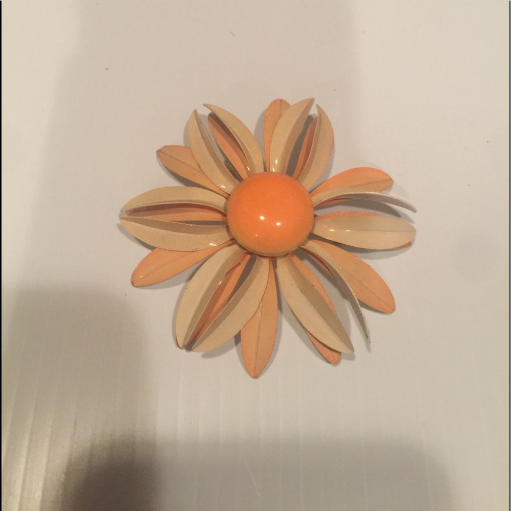 ‼️sale 2 for$ 25 Vintage metal brooch